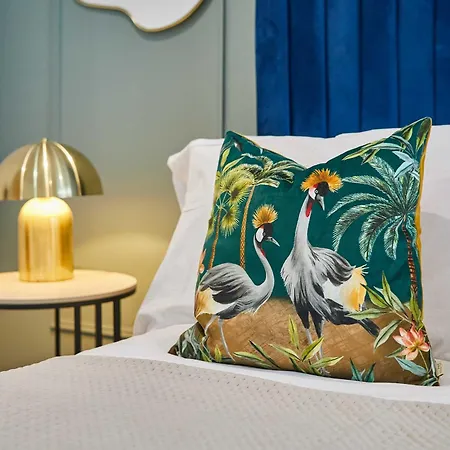 Host And - The Seaview Lookout Scarborough