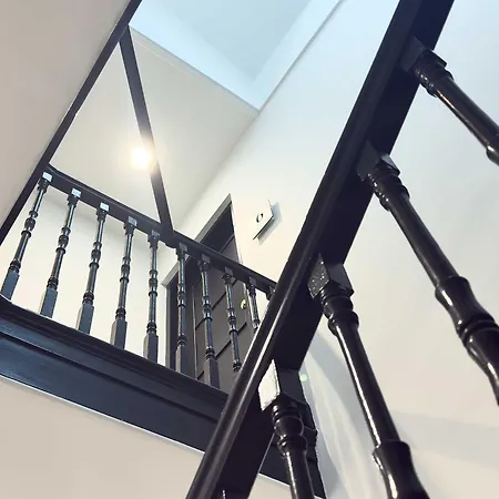 Host And - The Seaview Lookout Scarborough